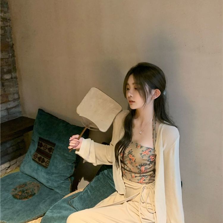 Áo Hai Dây Cổ Yếm In Họa Tiết Hoa Phong Cách Pháp Thời Trang Mùa Hè Quyến Rũ Cho Nữ