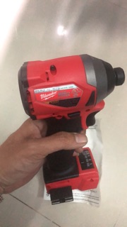 MÁY BẮT VÍT MILWAUKEE 2853