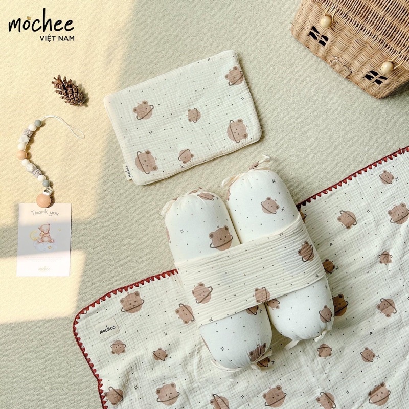 SET CHẶN BÔNG KÈM GỐI ĐẦU MOCHEE CHO BÉ