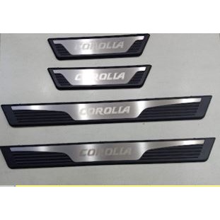 Ốp bậc cửa ngoài xe Toyota Corolla Altis 2016- 2021 Hàng nhựa đen đẹp