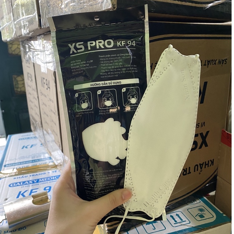 Khẩu trang KF94 4D XS Pro Xuân Sơn 4 lớp có màng lọc kháng khuẩn - 1 túi zip 10 cái