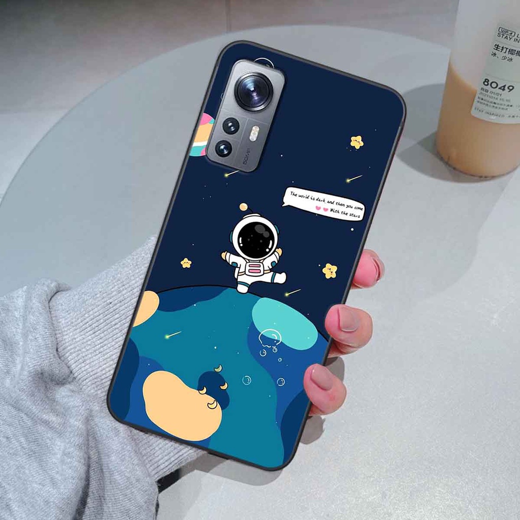 Ốp Xiaomi 12 / 12 Pro in hình vũ trụ, phi hành gia bầu trời cute dễ thương