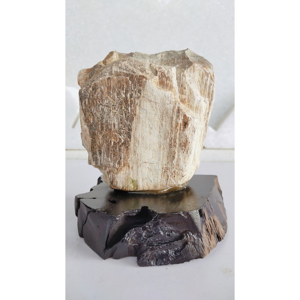 Thư Pháp trên Gỗ Hóa Thạch 100% tự nhiên-Giá gốc tại xưởng-KL: 1.2kg -Cao: 15cm -Rộng: 13cm