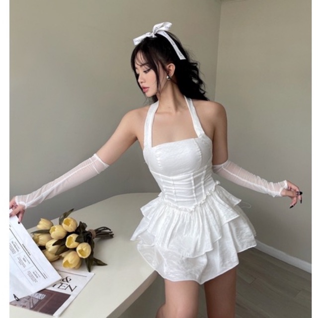 Đầm Cột Cổ Nhũ Ánh Bạc Kèm Bao Tay Công Chúa - Lily Dress