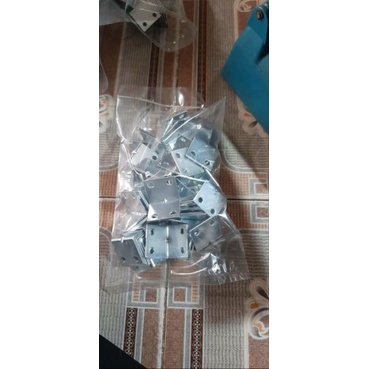 Ke vuông bắt vít