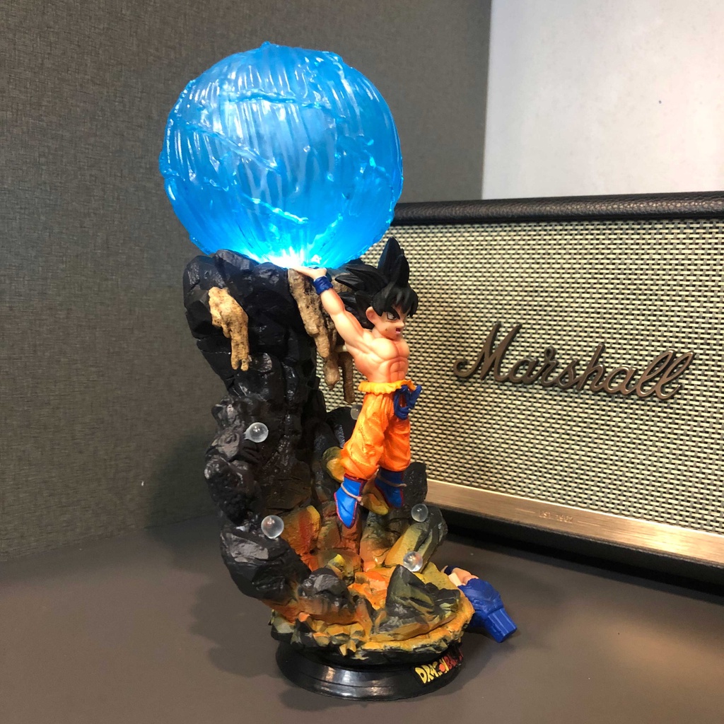 Mô hình Son Goku nâng cầu 25 cm có LED