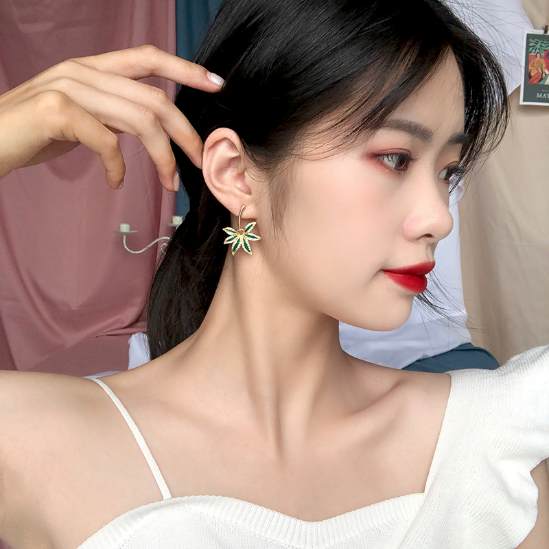 GREEN LEAF Đôi Bông Tai Mạ Bạc 925 Hình Chiếc Lá Đính Đá Thời Trang Cho Nữ