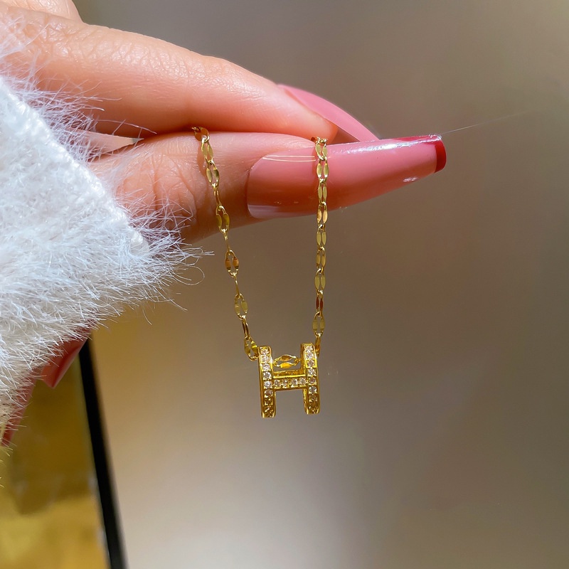 Dây Chuyền Thép Titan Mạ Vàng 18k Mặt Hình Chữ Cái Đơn Giản Thời Trang Dễ Phối Đồ Cho Nữ