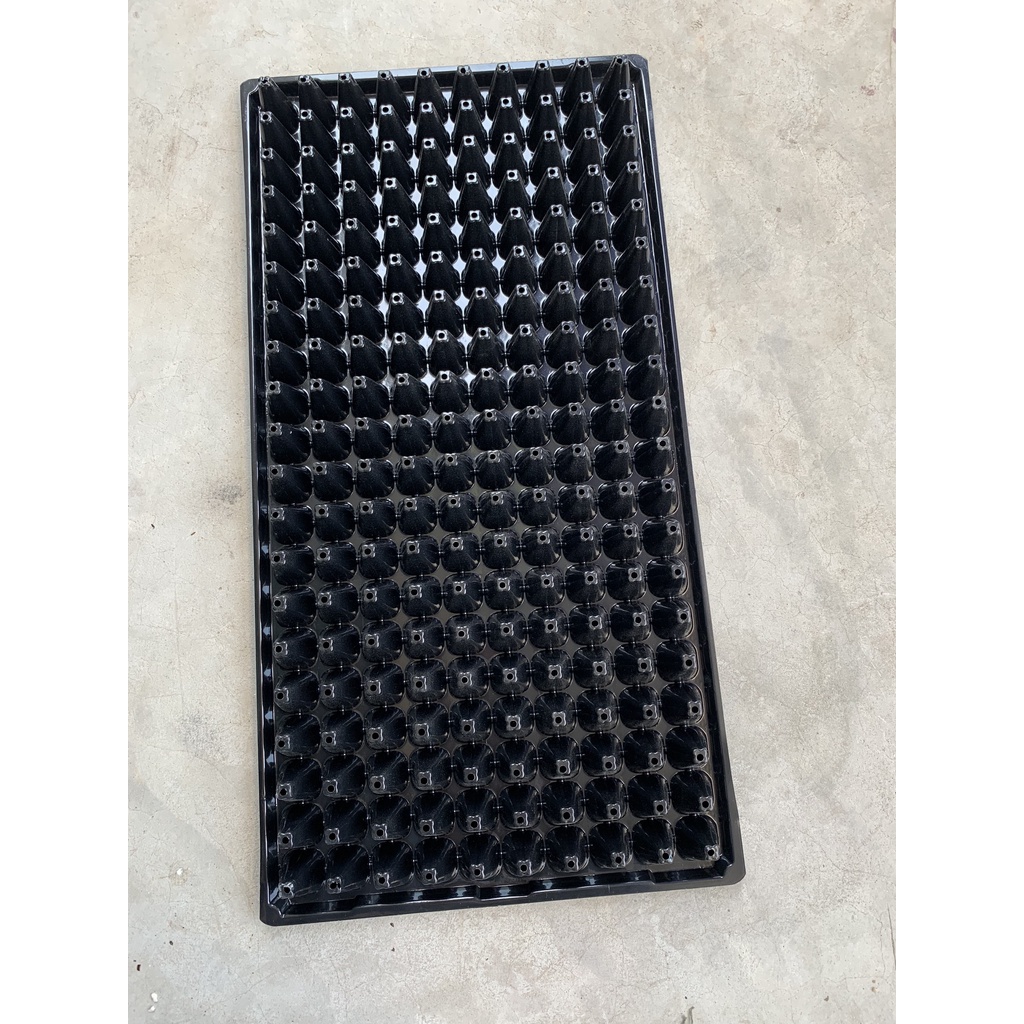 10 KHAY ƯƠM 200 LỖ NÔNG ( BẠT CHỐNG CỎ, LƯỚI CHỐNG NẮNG, DỊCH TRUYỀN CHO CÂY...)