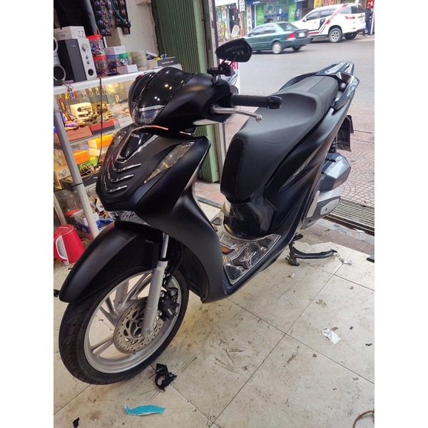 Giấy dán xe máy ,giấy decal đen mờ đen bóng , nhám sẵn keo dán xe máy ,ô tô dài 60cm rộng 20m