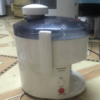 Máy ép trái cây Panasonic MJ-68MWRA [Hàng Trưng Bày Giảm Giá 50%]