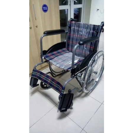 Xe lăn vải kẻ khung sơn X75 dành cho người khuyết tật, người già, người bệnh