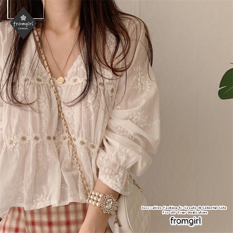 Áo Kiểu Tay Dài Cổ Chữ V Phối Ren Họa Tiết Hoa Cúc Phong Cách Hàn Quốc 2022