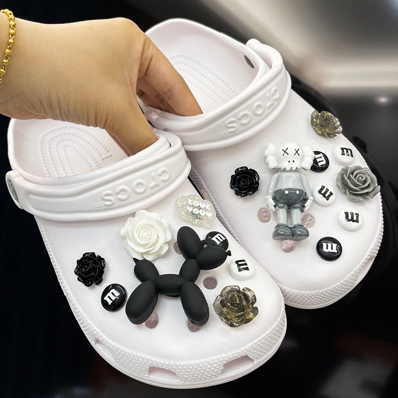 [Có sẵn] Bộ hình gắn dép lỗ Kaws dễ thương