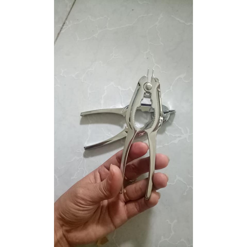 Kềm tách sò huyết inox 304 sáng bóng tiện lợi