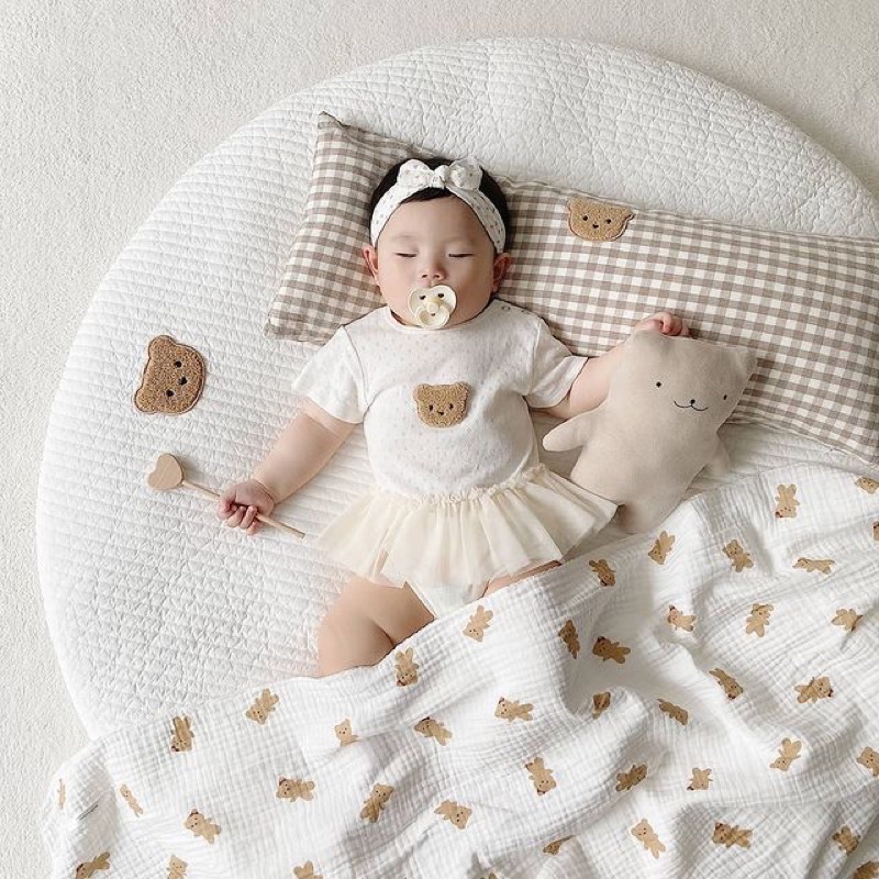 Gối ôm cho bé hoạ tiết caro thêu gấu phong cách Hàn Quốc