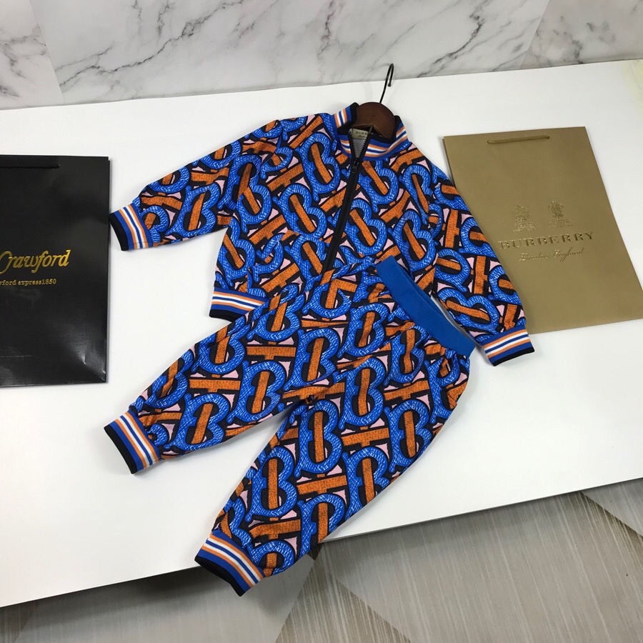 1 Bộ Áo Thun Burberry Tay Ngắn Cổ Tròn + Quần Dài Bằng Cotton Dành Cho Bé Trai Gái