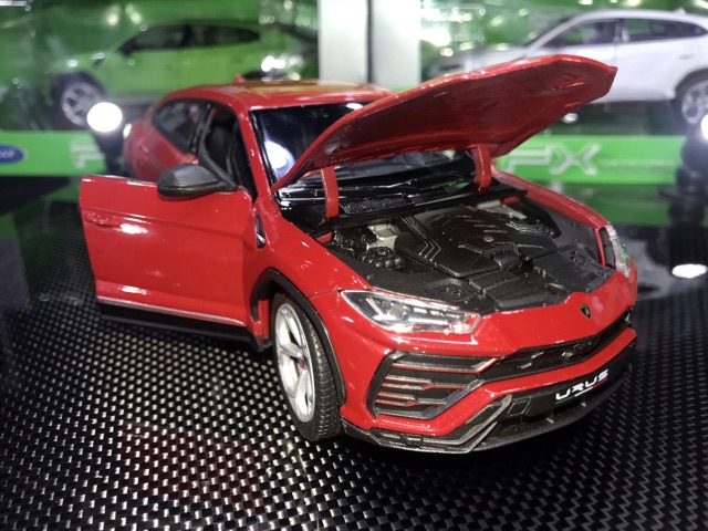 Xe Mô Hình Lamborghini Urus Tỉ lệ 1:24 Hãng Welly sản xuất . Màu Đỏ