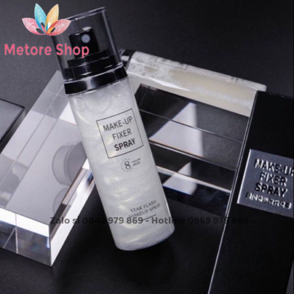 Xịt khoáng nền giữ chặt lớp trang điểm.