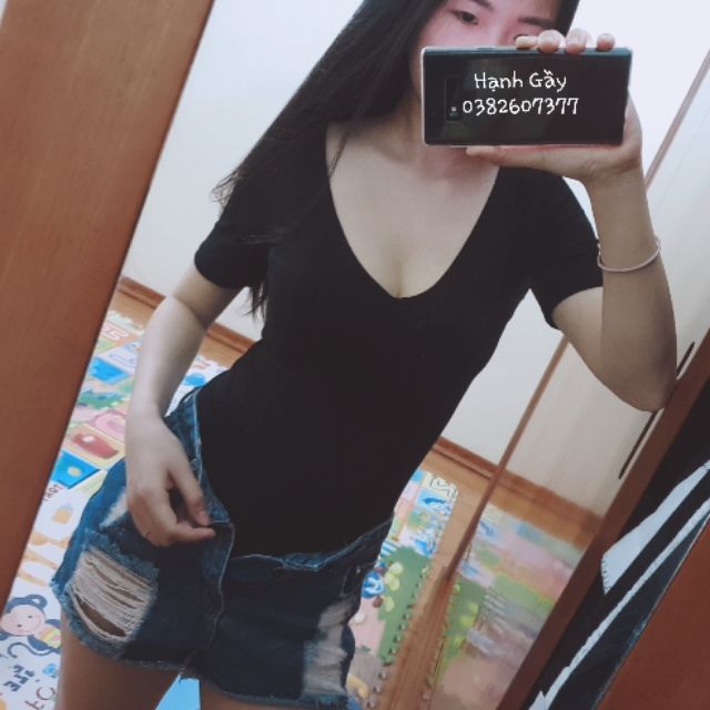 Bodysuit cộc tay cổ V F21 (Ảnh thật tự chụp)