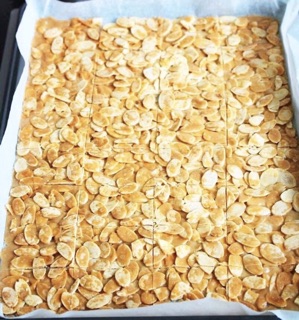 Bánh Hạnh Nhân ngói