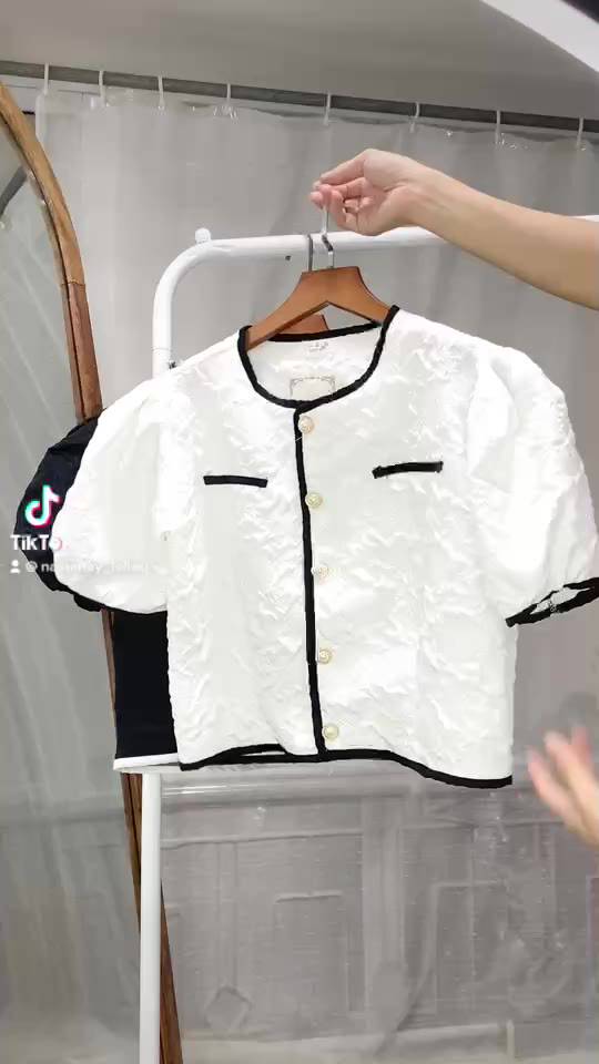 [Mã TOPS06 giảm đến 10k đơn 99k] Áo Sơ Mi Nữ Cúc Ngọc Chất Xốp In Hoa Tiểu Thư Sang Chảnh Đen Trắng (sơ mi cúc ngọc) | BigBuy360 - bigbuy360.vn