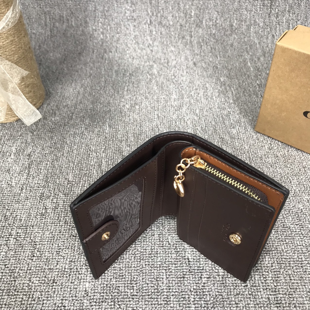 Ví gập nữ Coach xuất dư xịn chất liệu da cao cấp, ví mini nhỏ gọn tiện dụng