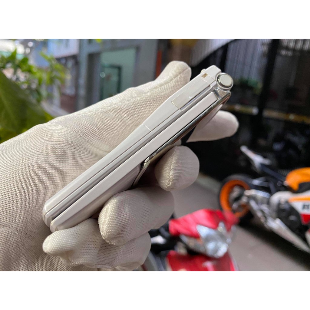 Điện thoại Nhật Fujitsu F-07B