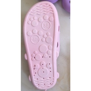 Dép xốp đi trong nhà