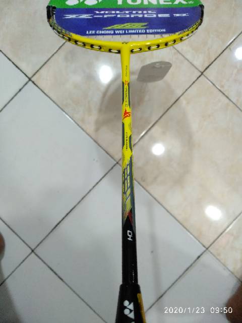 Khuyến Mãi Vợt Cầu Lông Yonex Bằng Carbon Hàng Nhập Khẩu Cao Cấp