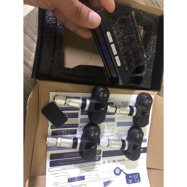 cảm biến áp suất lốp trong ô tô sạc pin năng lượng mặt trời - sạc usb