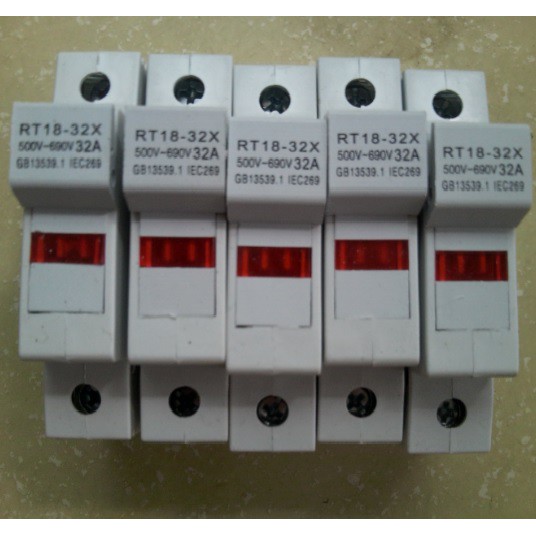 Đế cầu chì RT18-32X + cầu chì 2A/ 4A