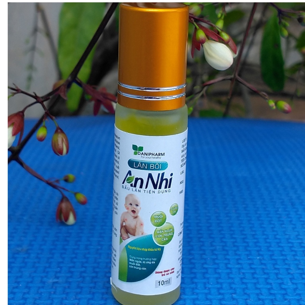 Lăn bôi muỗi đốt An Nhi với 100% tinh dầu thiên nhiên an toàn cho bé
