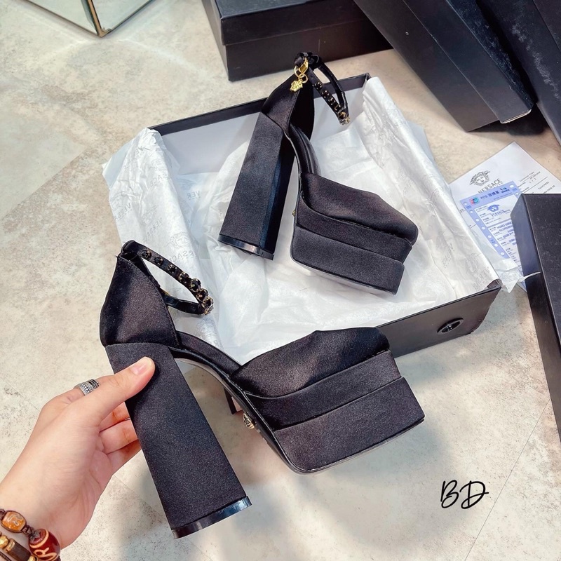 GÓT LỤA ĐÚP MŨI V E R S A C E FULLBOX