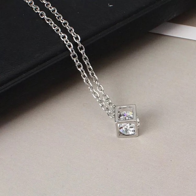 [Mã FAJGT8 giảm 15% đơn 99K] Vòng cổ mặt hộp lập phương lồng kim cương | BigBuy360 - bigbuy360.vn