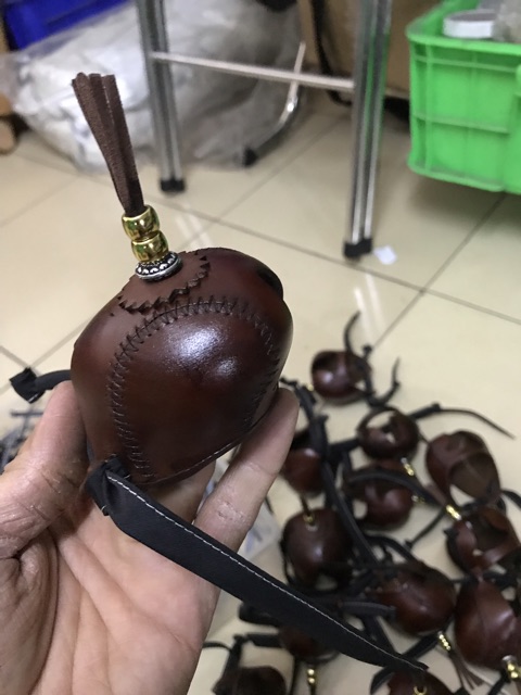 Mũ trùm chim  da bò nhuộm màu cao cấp cho tất cả dòng chim kích thước trung bình trở xuống.