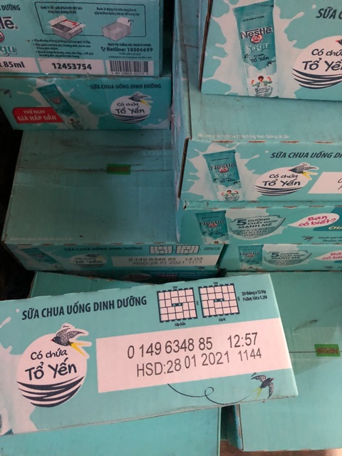 [Mã 66FMCGSALE hoàn 8% đơn 500K] Thùng sữa chua uống dinh dưỡng Nestle 30 gói x 85ml