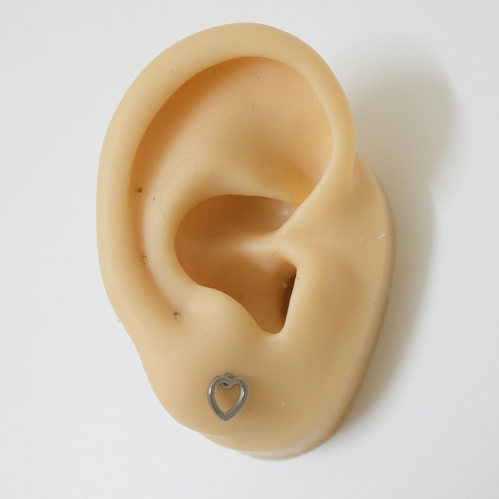 [1 Chiếc] Khuyên Tai Titan Unisex Hình Trái Tim Rỗng Bi Tròn Không Gỉ Sét Không Ngứa Bông Tai Julies Box 66