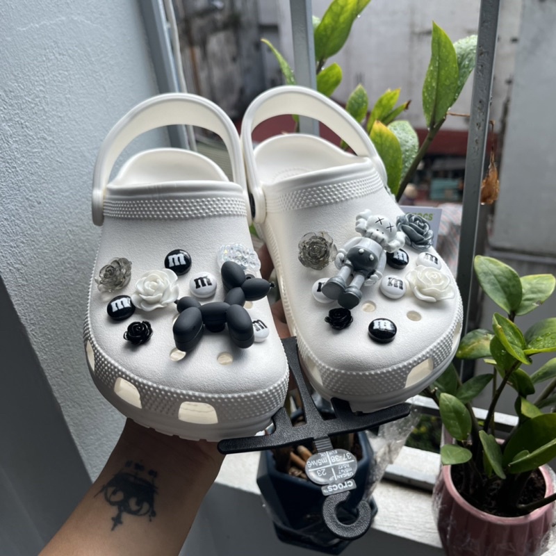 Dép sục Drew + Bộ hình gắn Kaws 3D