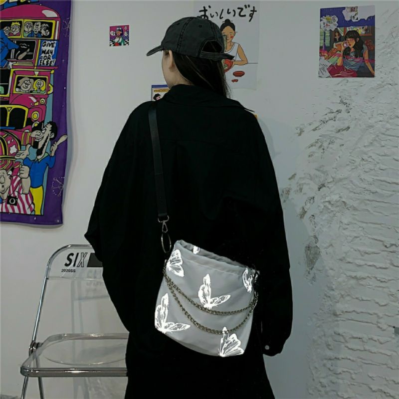 Túi đeo chéo, túi xách tay dây xích, dây rút, vải canvas - BƯỚM XÍCH