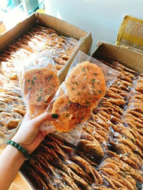 Gói cái cơm cháy chiên mắm hành loại ngon