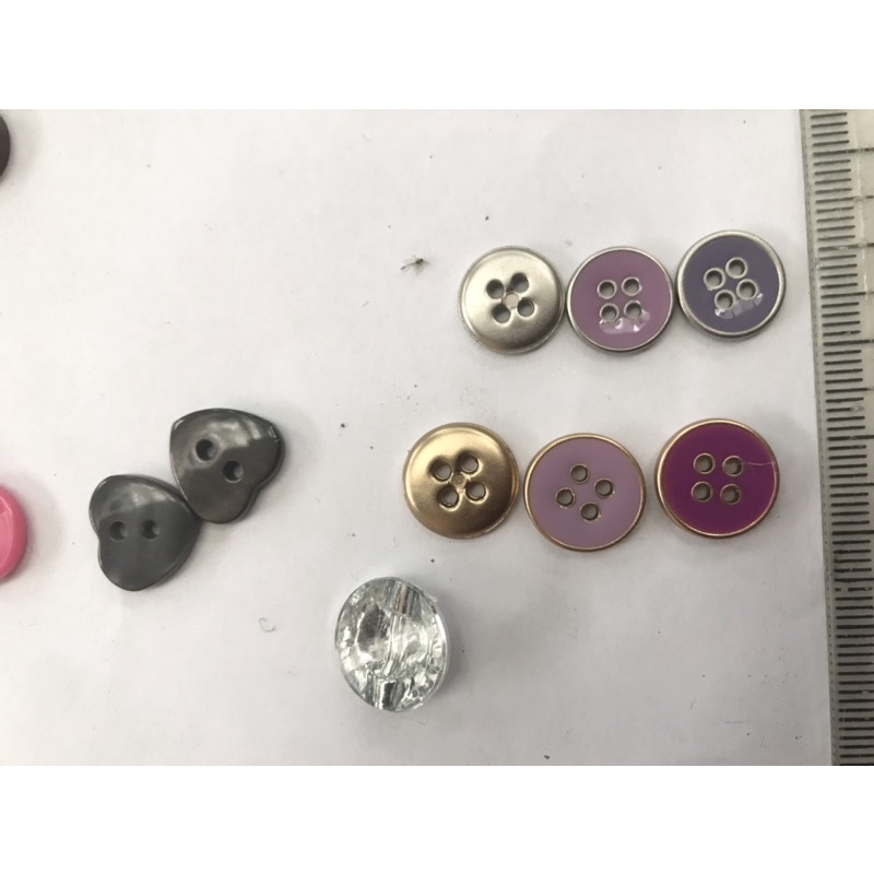 Cúc nút áo sơ mi ( gói 50 chiếc) từ 0,8 đến 1,5cm.Giao đơn từ 50k