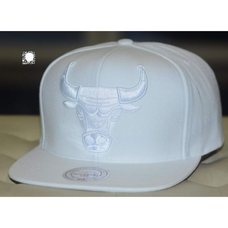 Nón snapback chicago bulls màu trắng, snapback trắng M&N (hình thật)