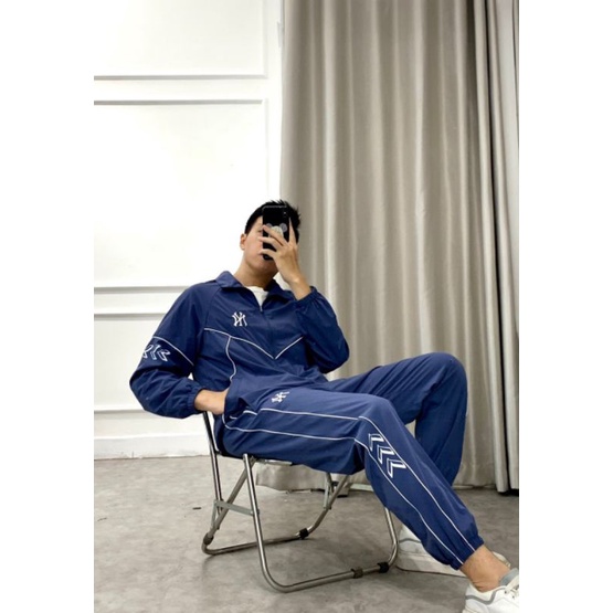 Bộ quần áo gió nam