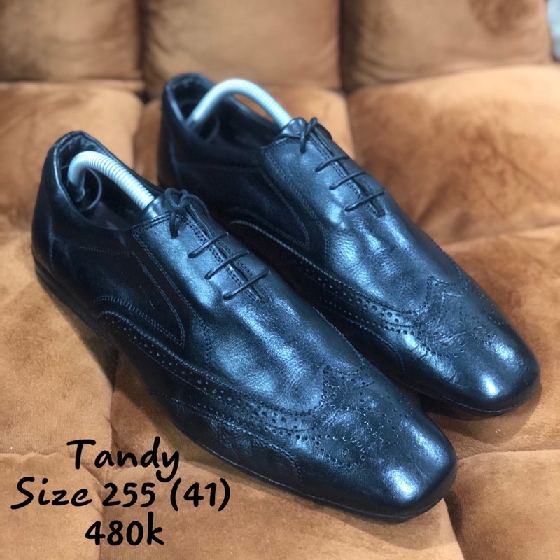 [Giày 2hand] [Size 41] Giày Tây Kiểu Dáng Wingtips Mũi Nhọn Dáng Thon Độc Đáo Thương Hiệu Tandy Nhật Bản