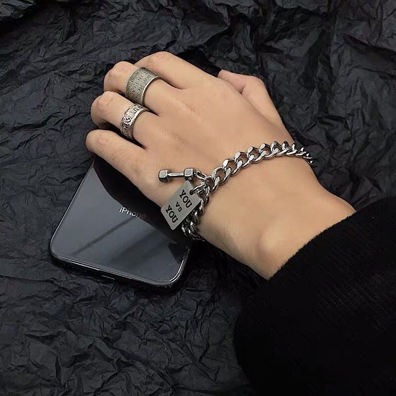 Vòng tay mặt hình quả tạ phong cách thời trang Hàn Quốc cá tính