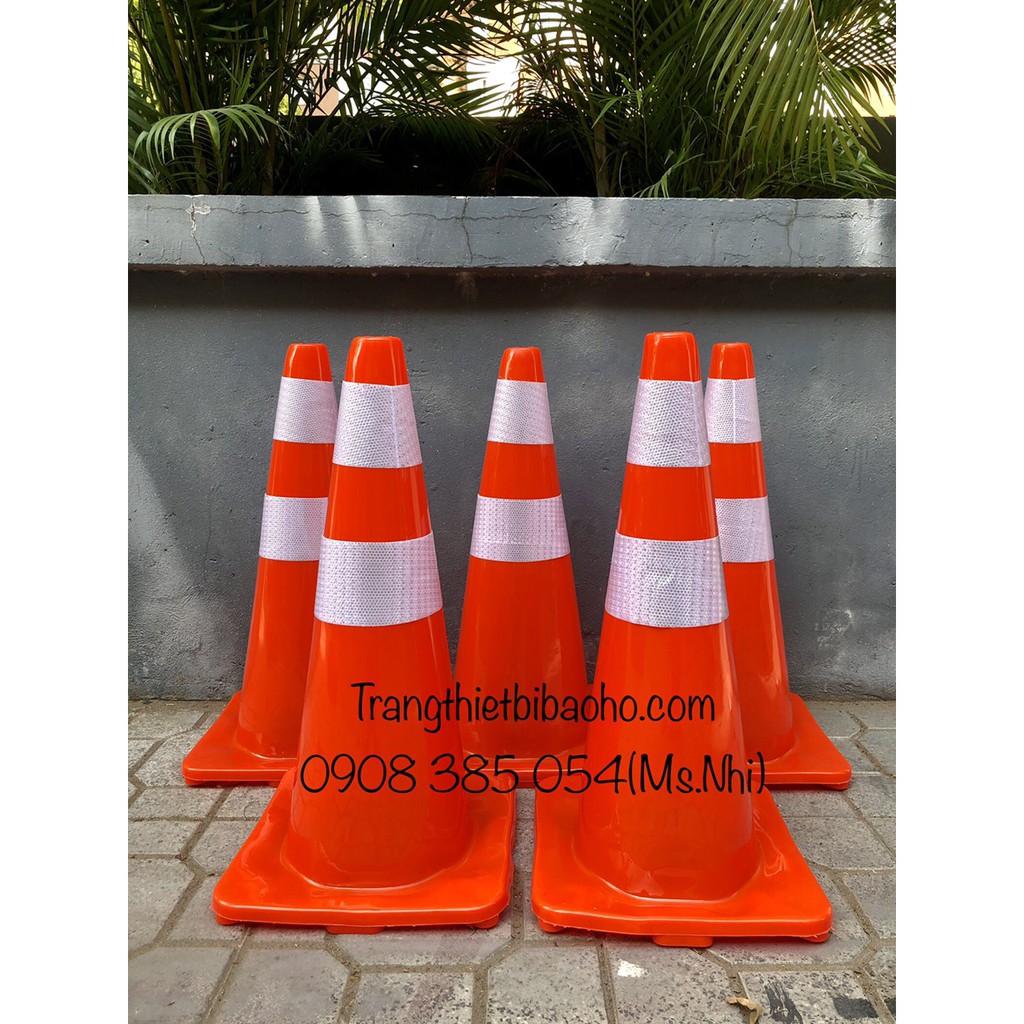 Cọc tiêu hình chóp siêu dẻo phản quang nhựa PVC cao 70cm- Hình thật