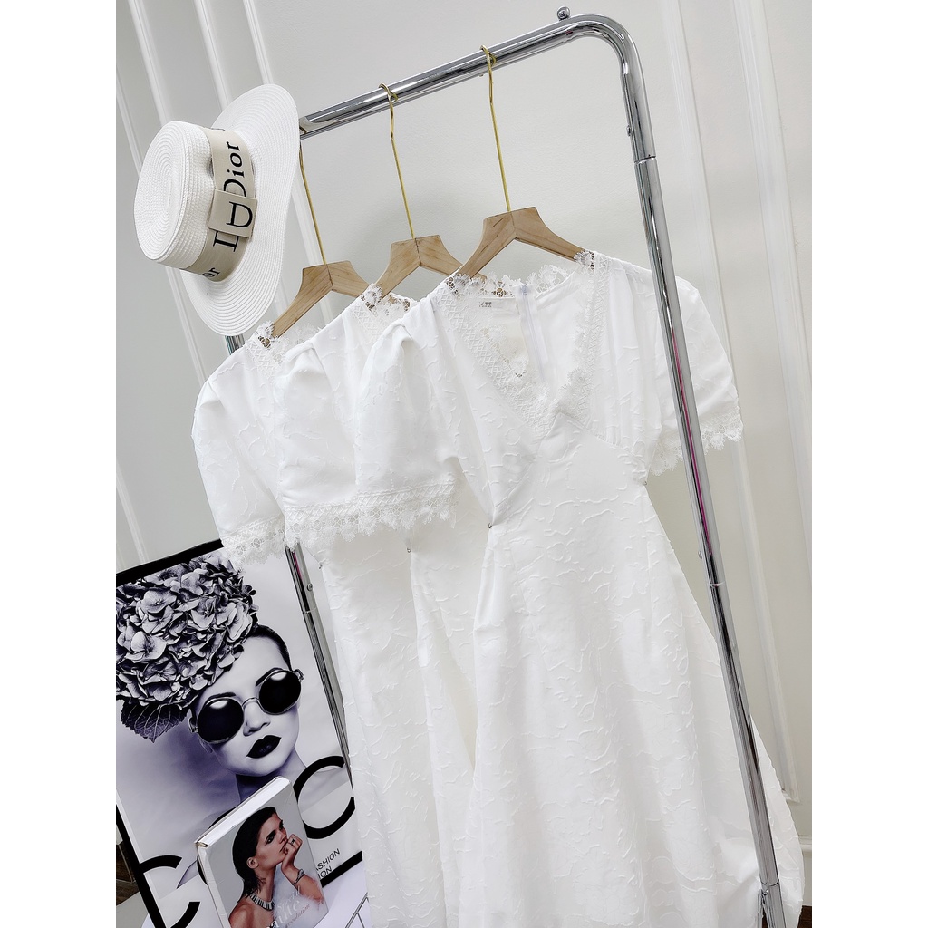 Váy ren hoa cổ V xẻ tà dáng dài DN278