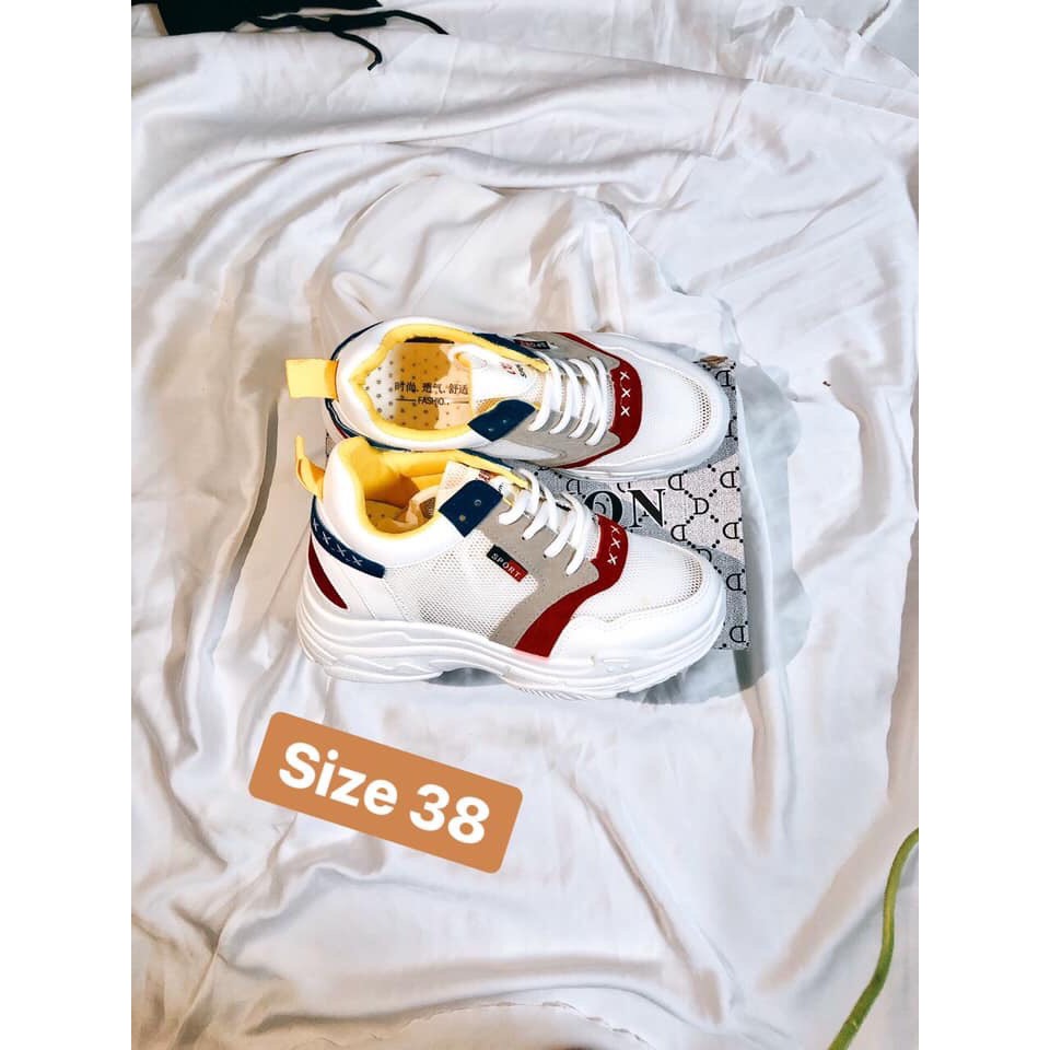 Giày sneaker Quảng Châu