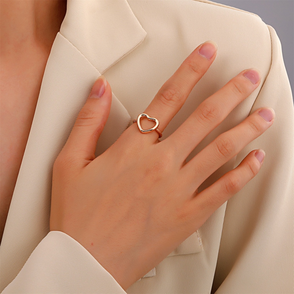 Nhẫn hình trái tim thời trang cho cặp đôi